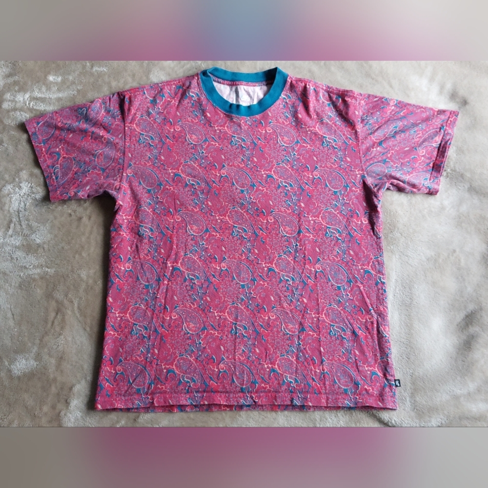 Nike SB Paisley Mystic Hibiscus Men's Loose Fit Colorful Skateboard T-Shirt | M
